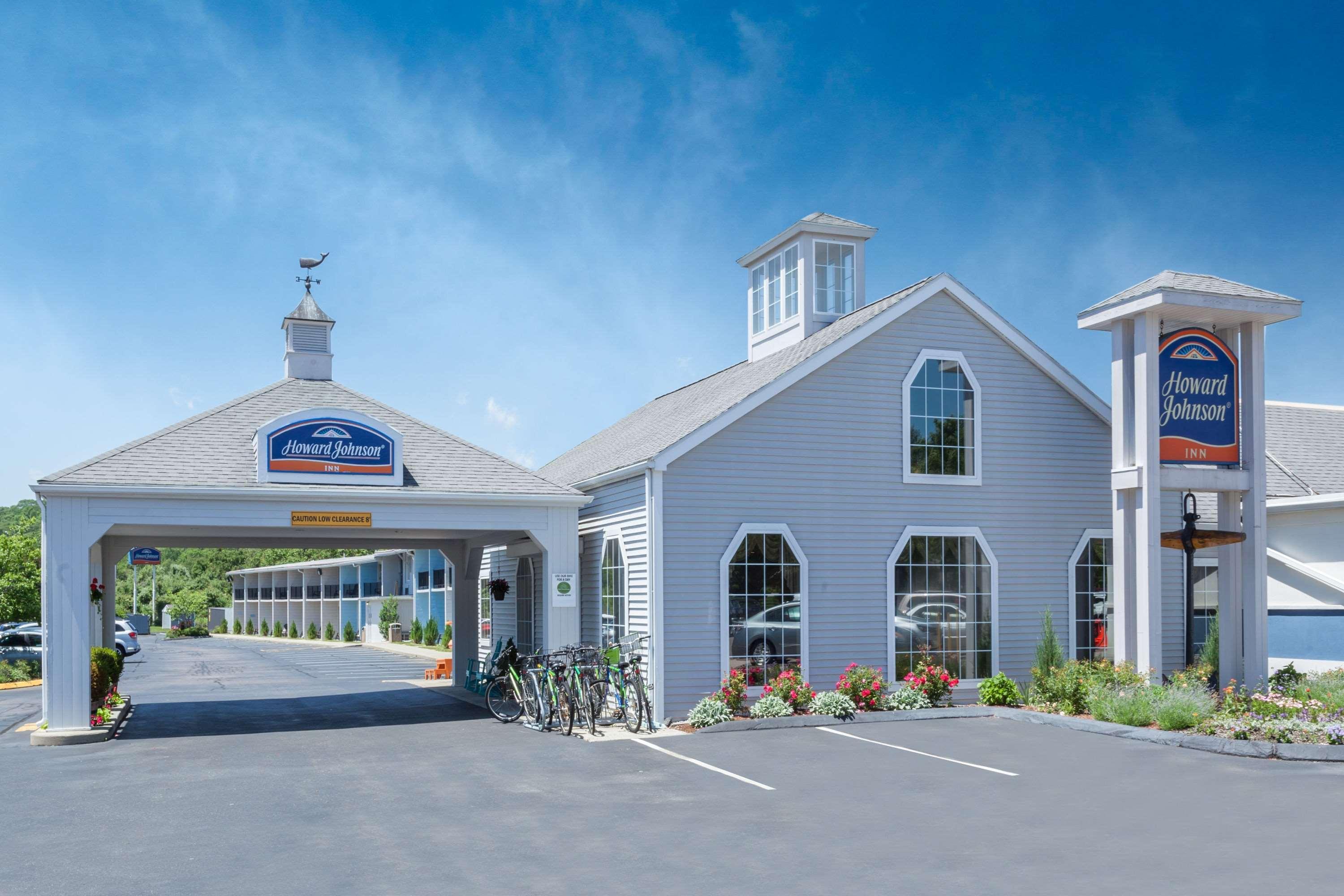 Howard Johnson By Wyndham Mystic Bagian luar foto