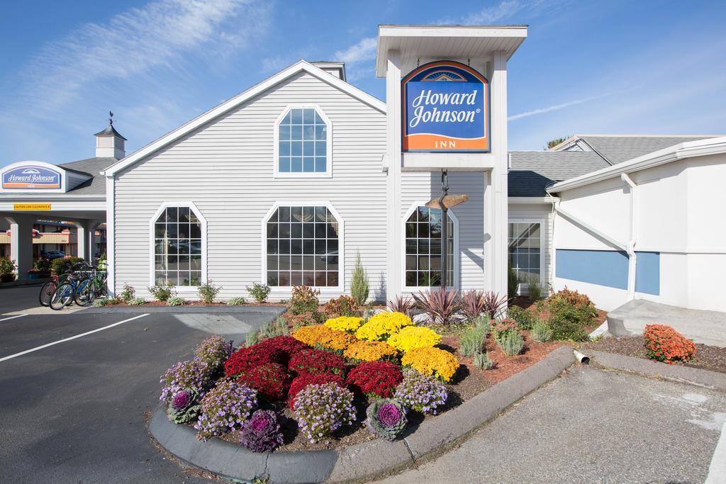 Howard Johnson By Wyndham Mystic Bagian luar foto